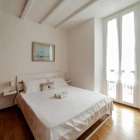 La Finestra Sul Lago, In Pieno Centro Apartment *
